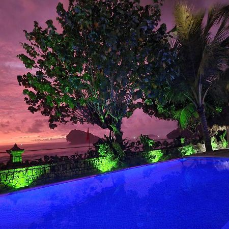Istana Ombak Eco Resort Pacitan Ngoại thất bức ảnh