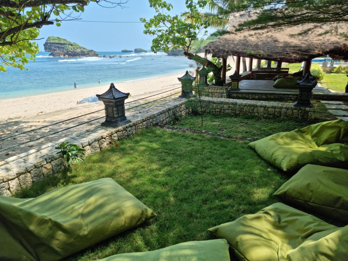 Istana Ombak Eco Resort Pacitan Ngoại thất bức ảnh