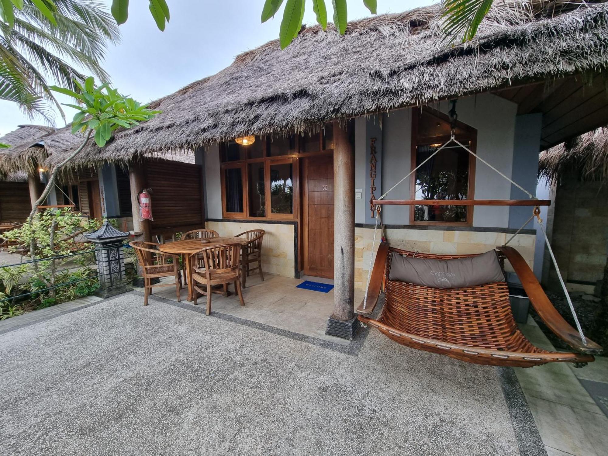 Istana Ombak Eco Resort Pacitan Ngoại thất bức ảnh