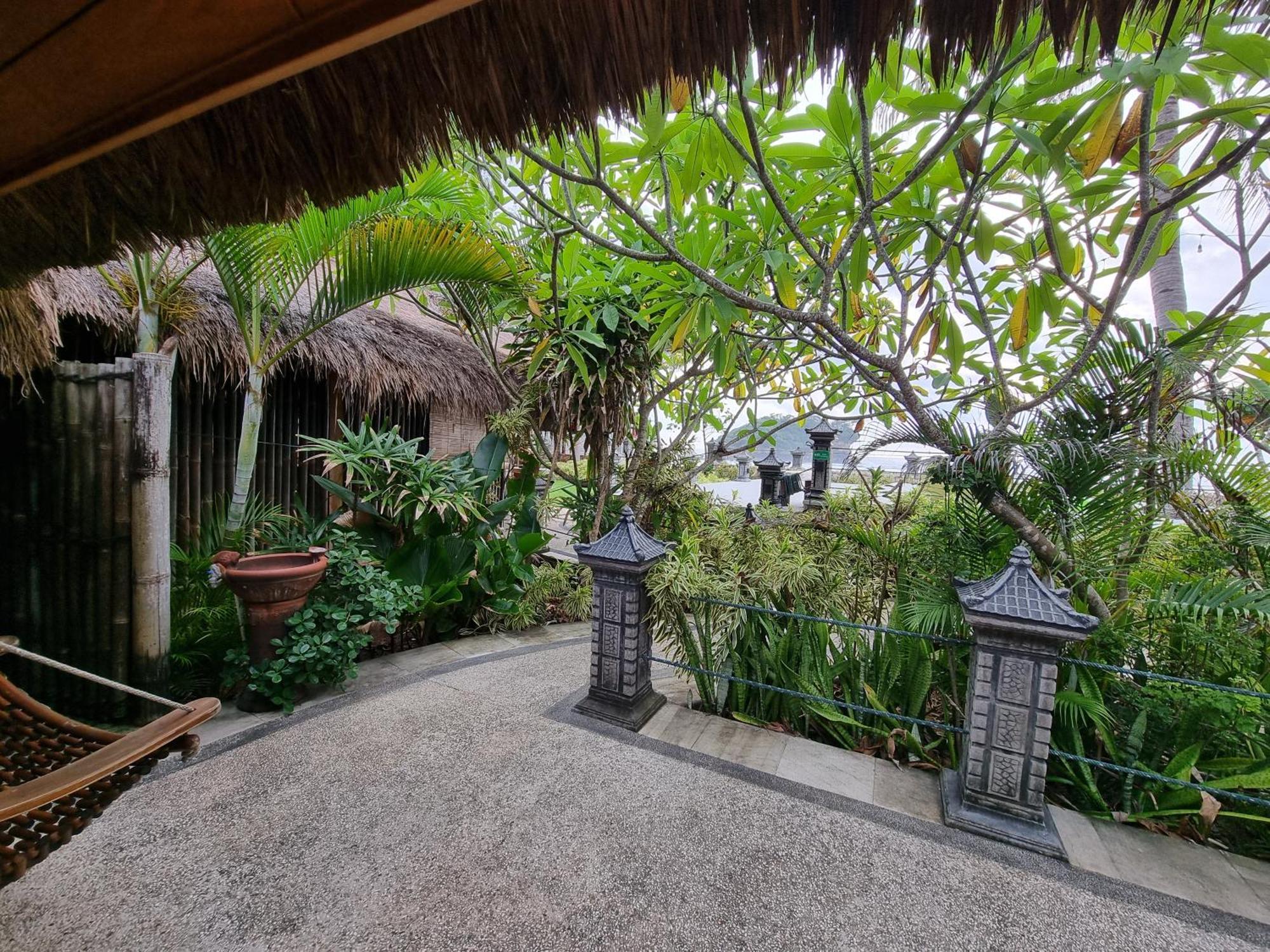 Istana Ombak Eco Resort Pacitan Ngoại thất bức ảnh