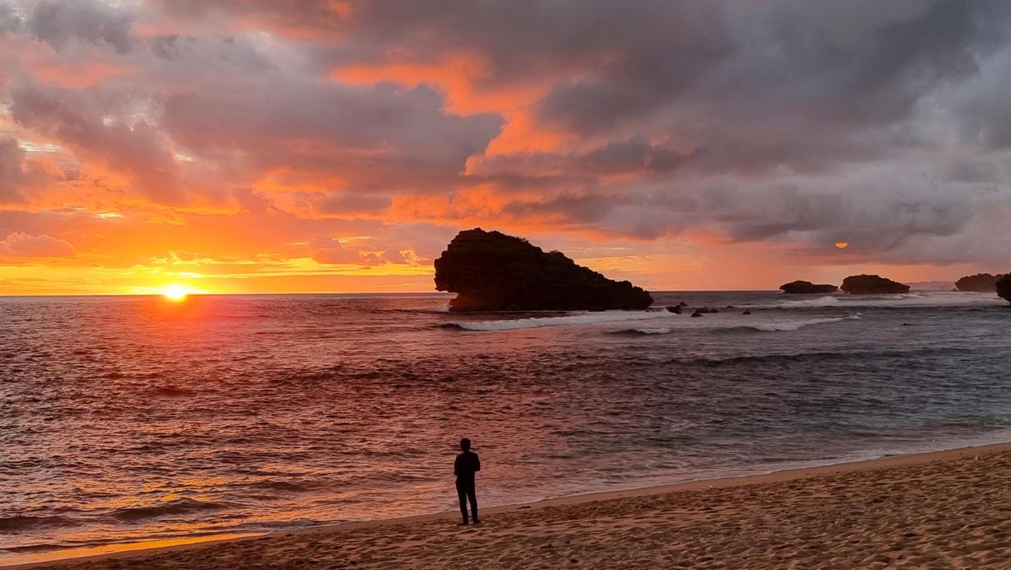 Istana Ombak Eco Resort Pacitan Ngoại thất bức ảnh