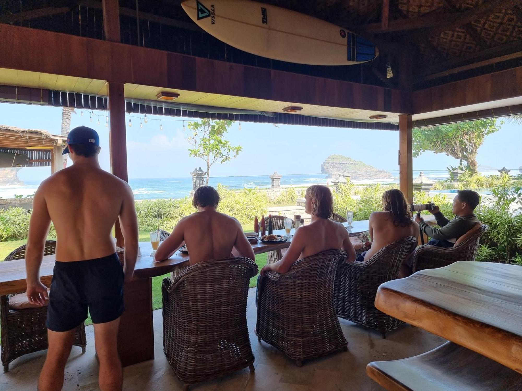 Istana Ombak Eco Resort Pacitan Ngoại thất bức ảnh