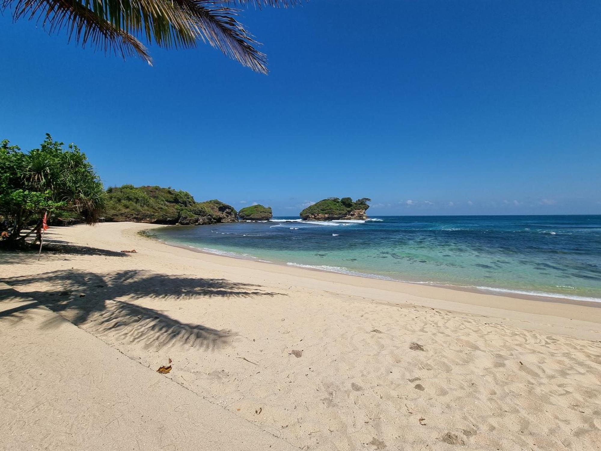 Istana Ombak Eco Resort Pacitan Ngoại thất bức ảnh
