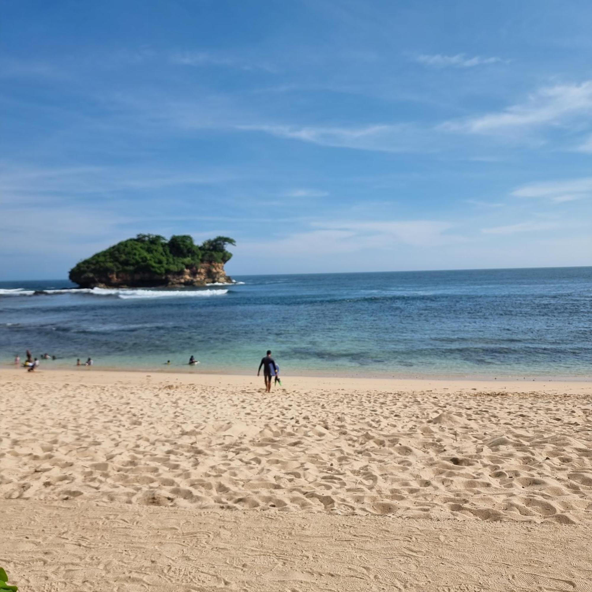 Istana Ombak Eco Resort Pacitan Ngoại thất bức ảnh