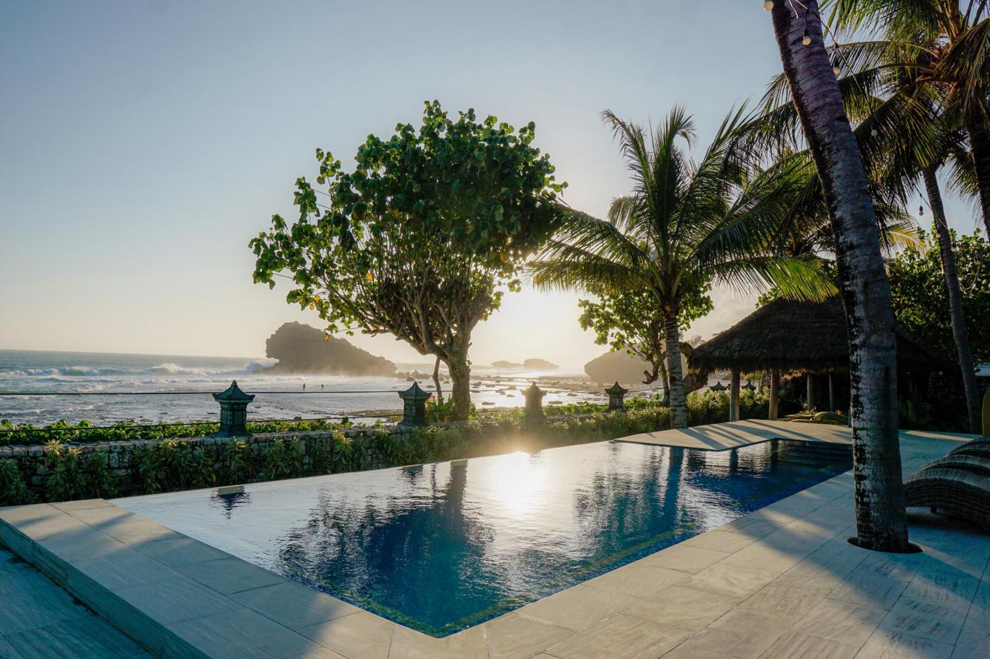 Istana Ombak Eco Resort Pacitan Ngoại thất bức ảnh