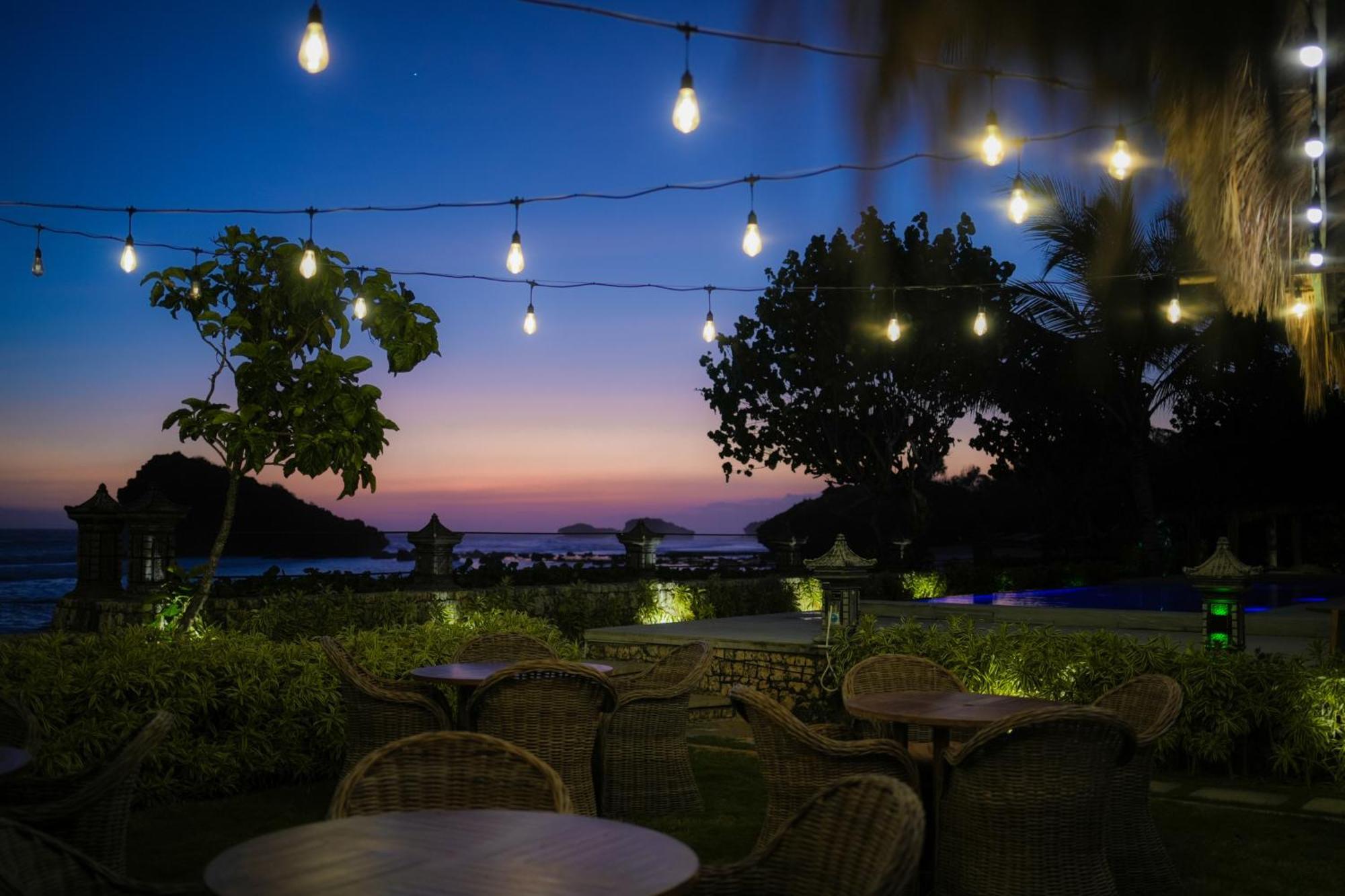 Istana Ombak Eco Resort Pacitan Ngoại thất bức ảnh