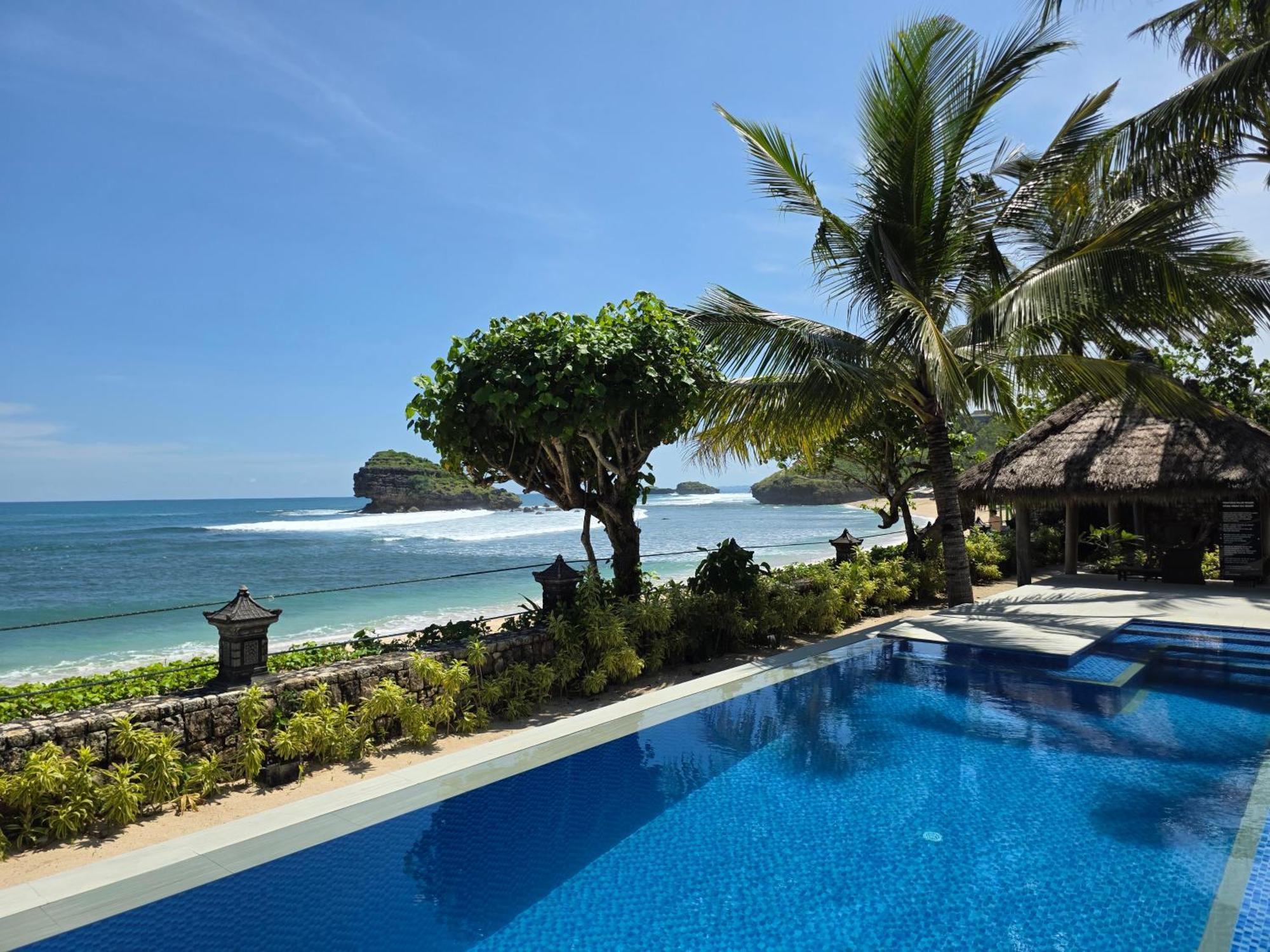 Istana Ombak Eco Resort Pacitan Ngoại thất bức ảnh