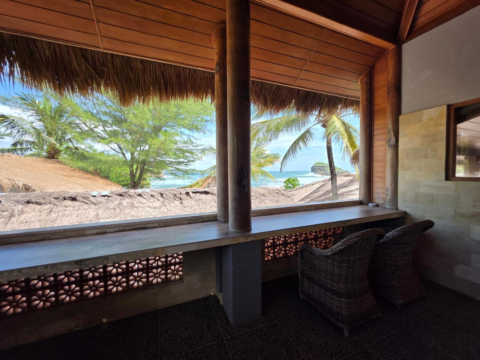 Istana Ombak Eco Resort Pacitan Ngoại thất bức ảnh